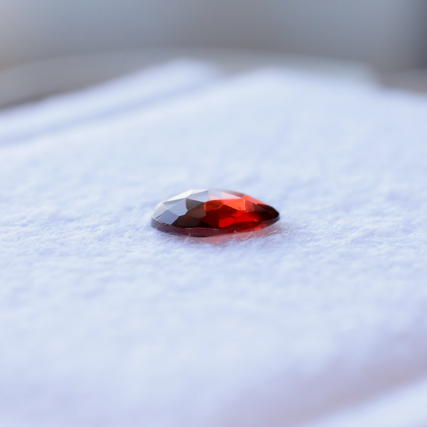 【仕立て必須】ガーネット　0.67ct