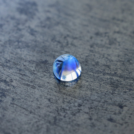 レインボームーンストーン　ルース　0.57ct