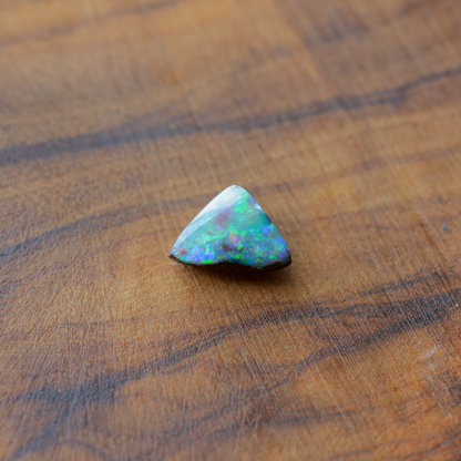 ボルダーオパール　ルース　0.5ct