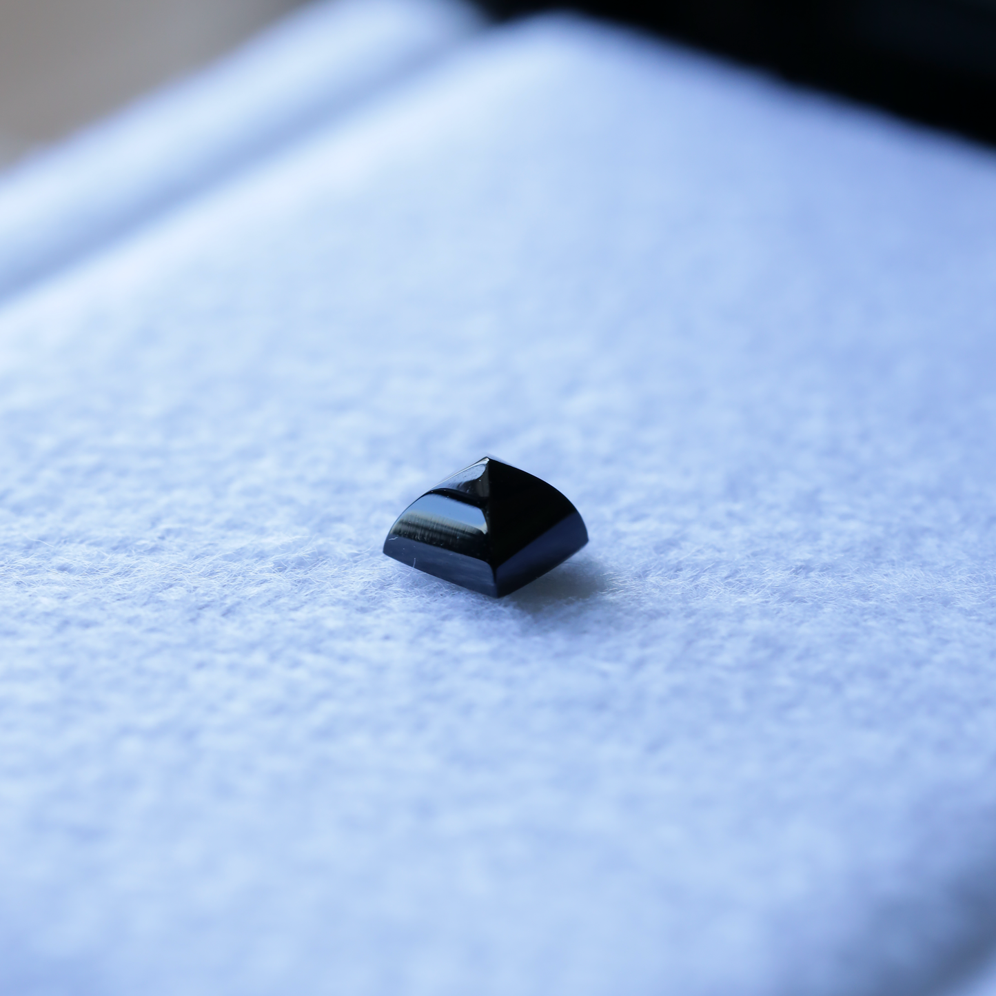 ブラックスピネル　ルース　0.57ct