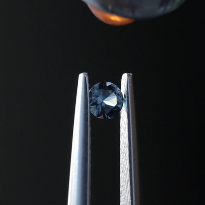 ベキリーブルーガーネット　ルース　0.11ct