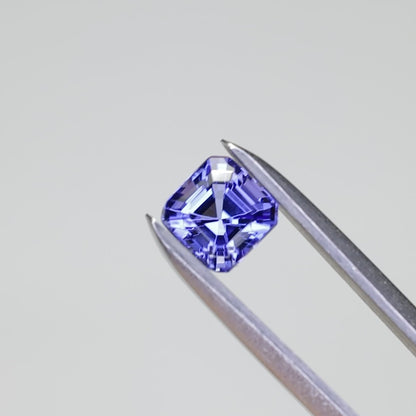 タンザナイト　ルース　0.82ct