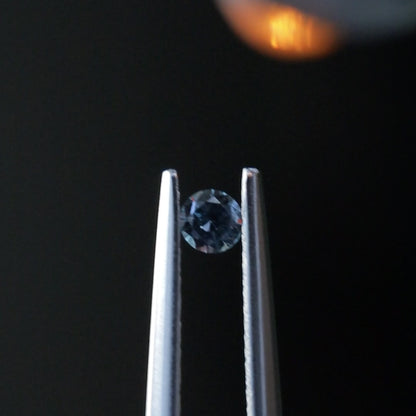 ベキリーブルーガーネット　ルース　0.07ct