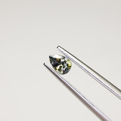バイカラーサファイア　ルース　0.38ct