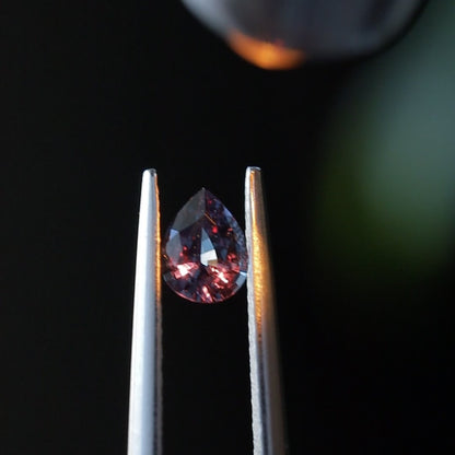 ベキリーブルーガーネット　ルース　0.37ct