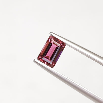 ルベライト　ルース　0.64ct