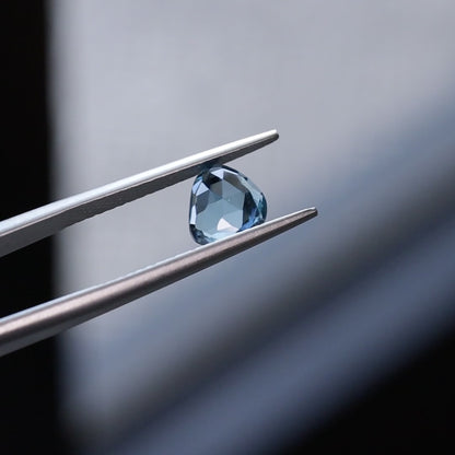 【仕立て必須】ロンドンブルートパーズ　1.01ct