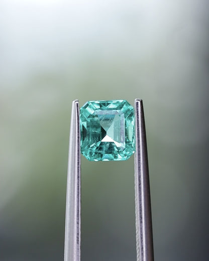 エメラルド　ルース　0.71ct