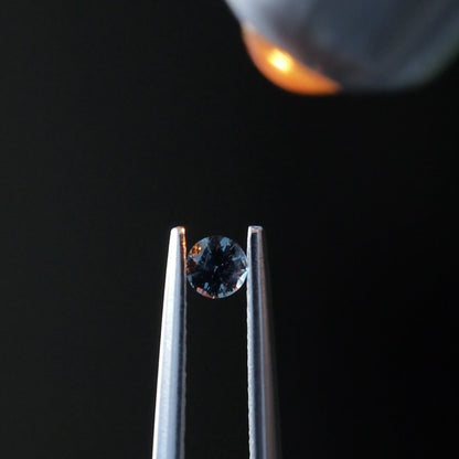 ベキリーブルーガーネット　ルース　0.08ct