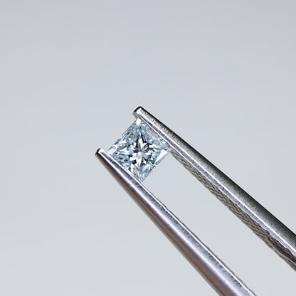 アイスブルーダイヤモンド　ルース　0.15ct