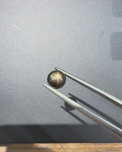 ブラックスターサファイア　ルース　1.96ct