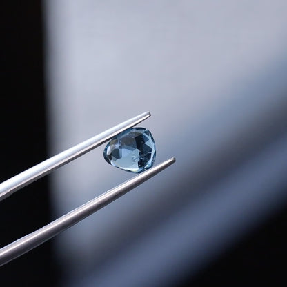 【仕立て必須】ロンドンブルートパーズ　0.74ct