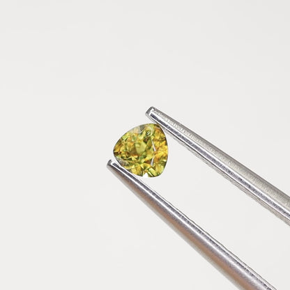 スフェーン　ルース　0.15ct
