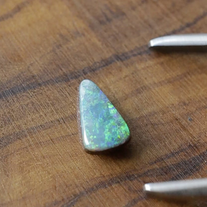 ボルダーオパール　ルース　0.68ct