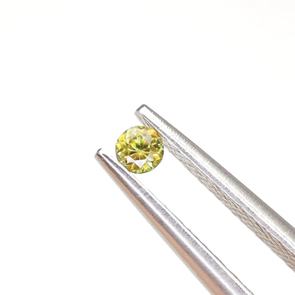 スフェーン　ルース　0.07ct