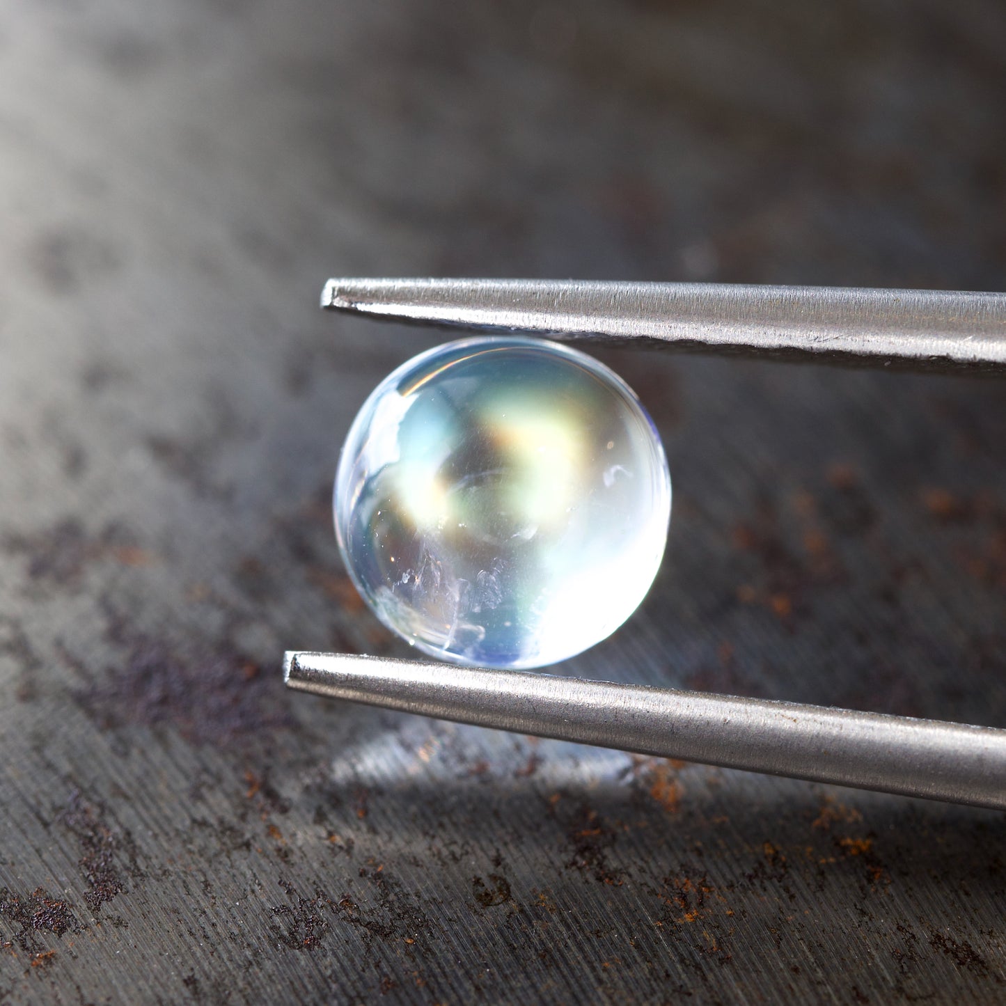 レインボームーンストーン　ルース　0.66ct