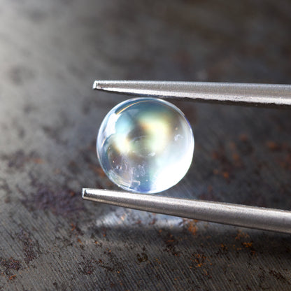 レインボームーンストーン　ルース　0.66ct