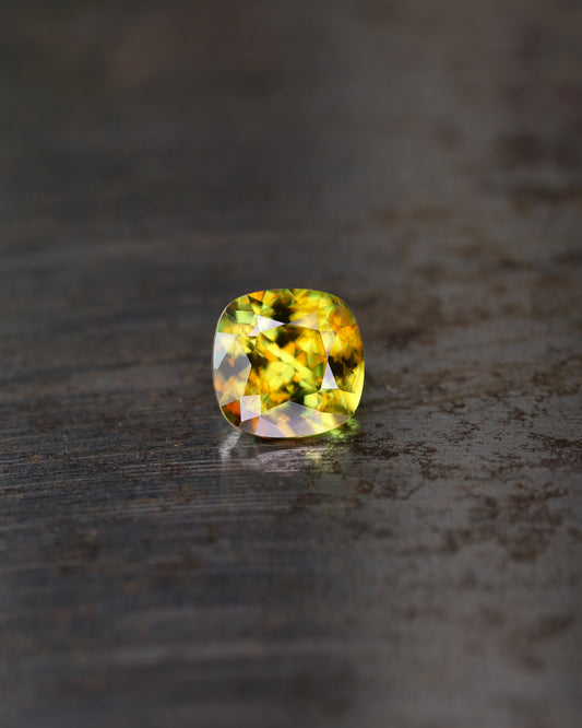 スフェーン　ルース　0.42ct