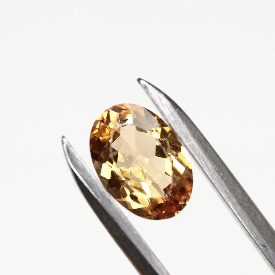 インペリアルトパーズ　ルース　0.8ct